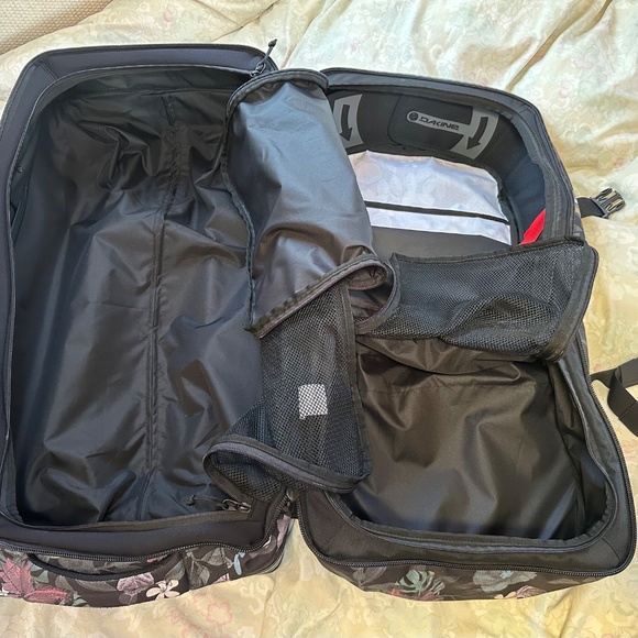 DaKine Split Roller Duffel Bag 85 Liter - Like New - Tropic Dusk Floral Colorway - Picture 4 of 16